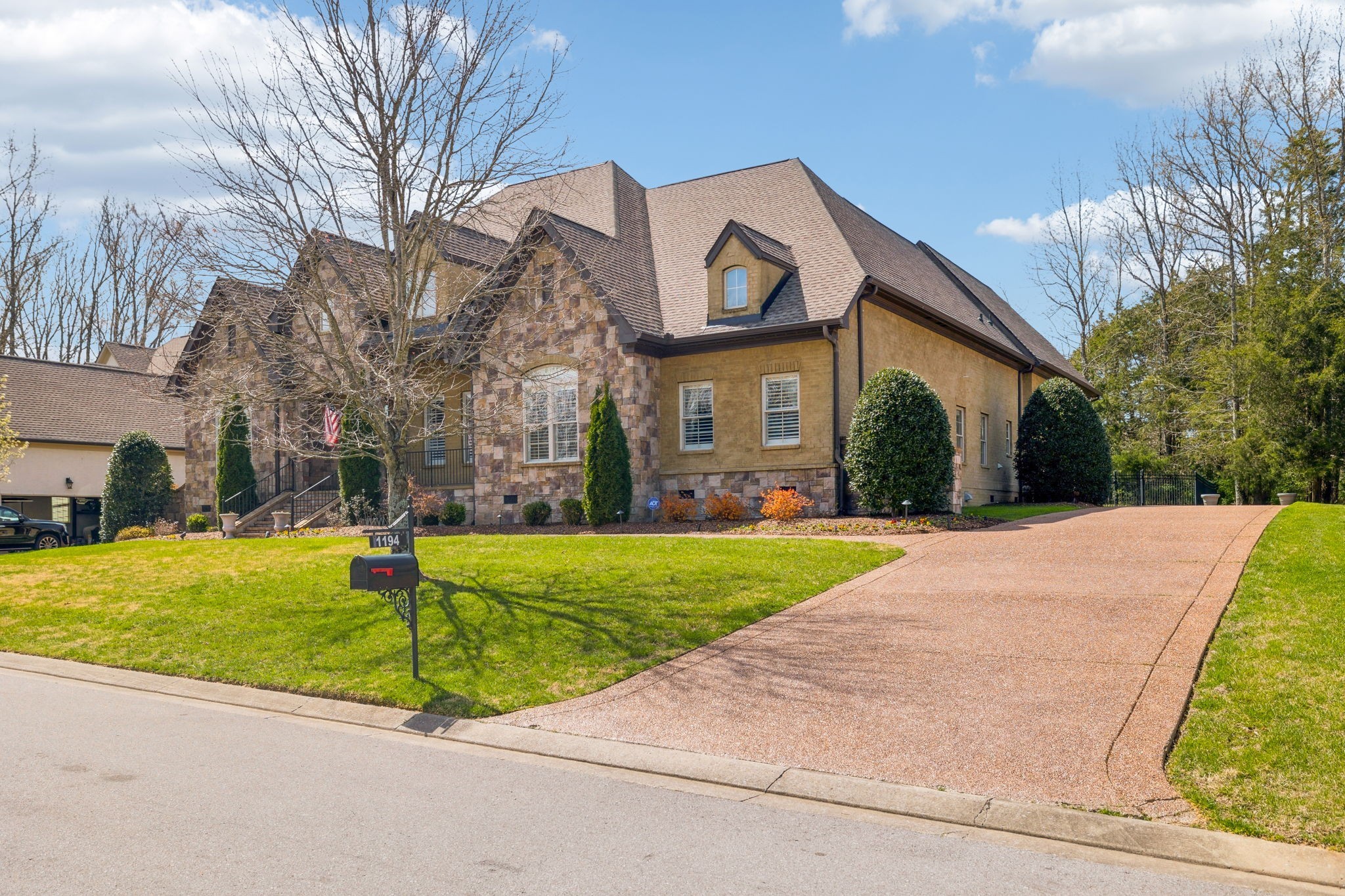 1194 Meadow Bridge Ln