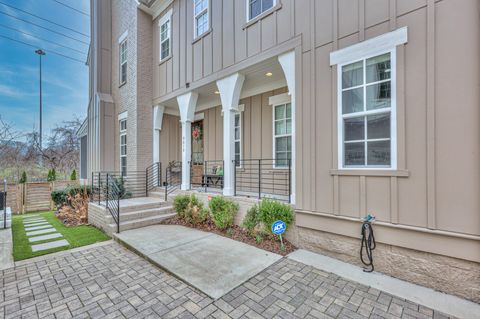 901B Gale Ln Nashville TN 37204