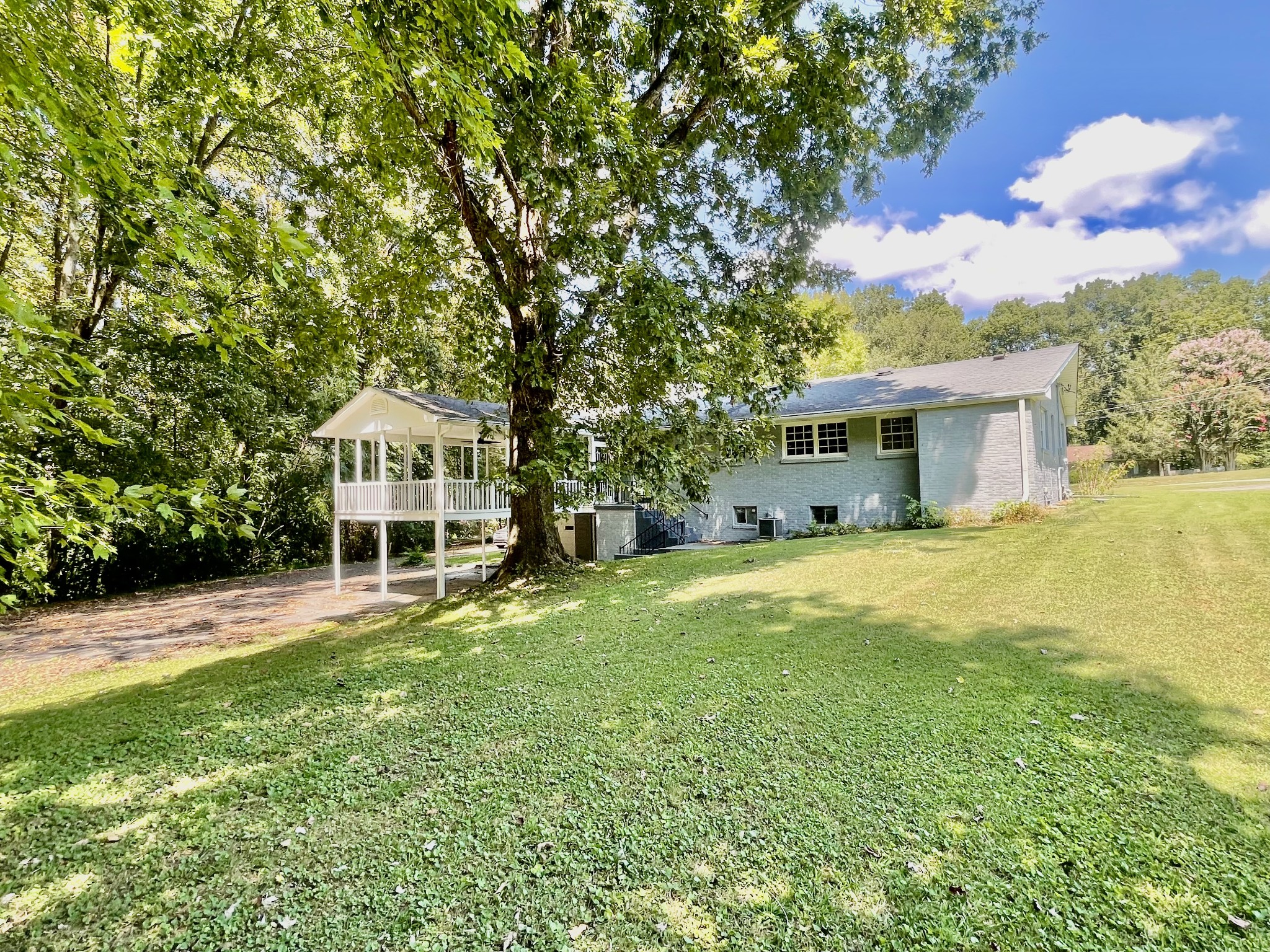 305 Jackie Dr