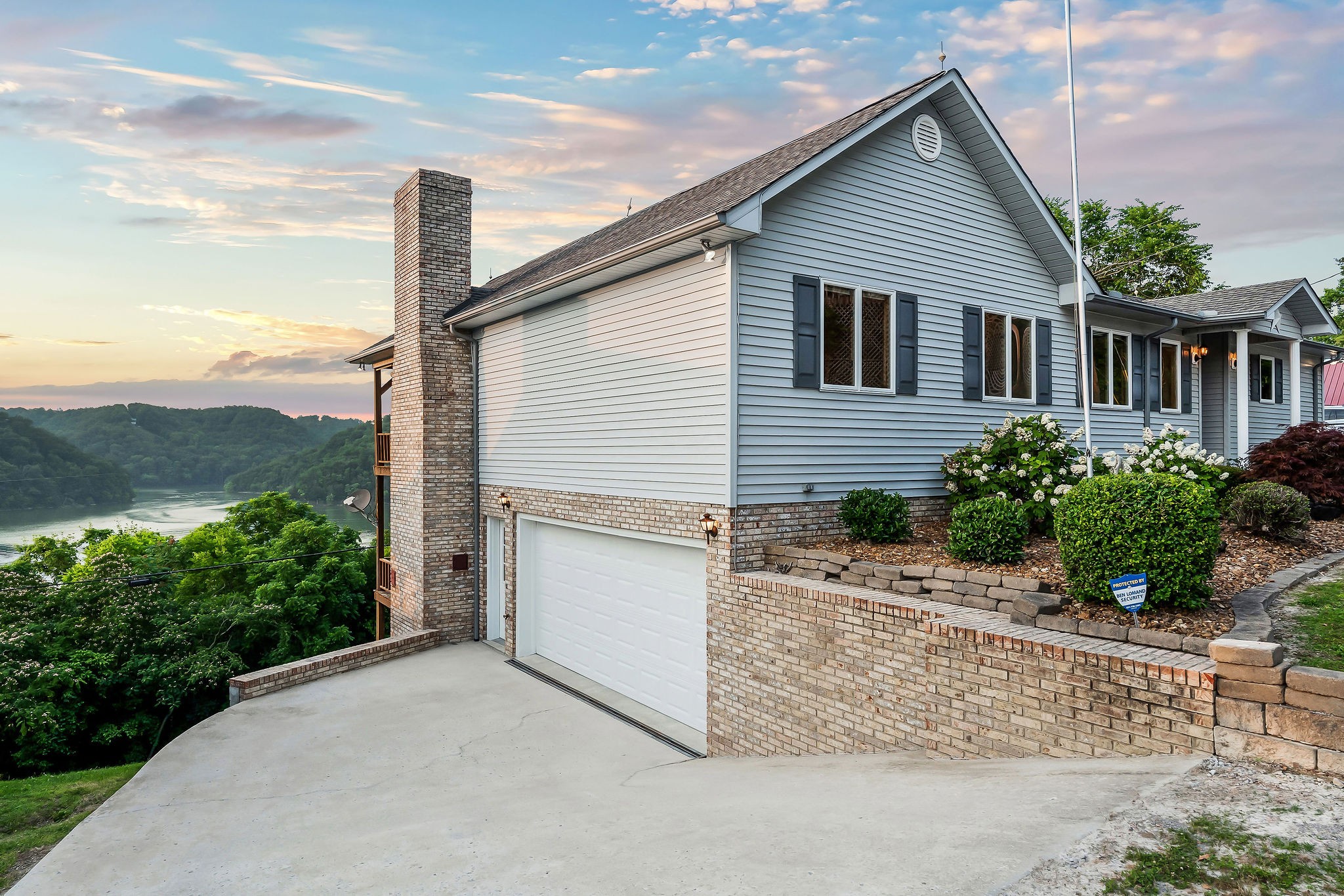 1634 Falling Water Rd