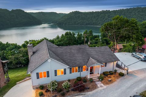 1634 Falling Water Rd Sparta TN 38583
