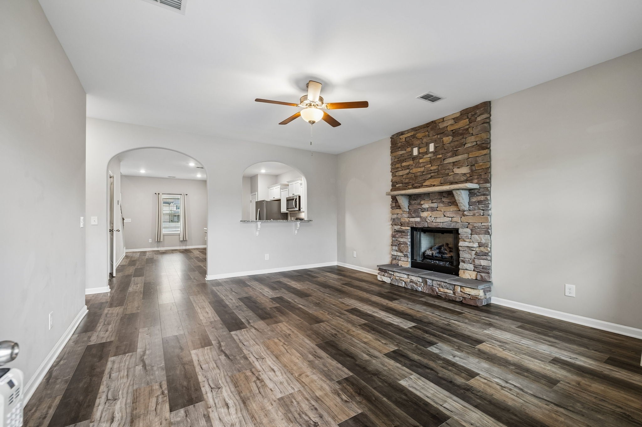 606 Golden Eagle Ct