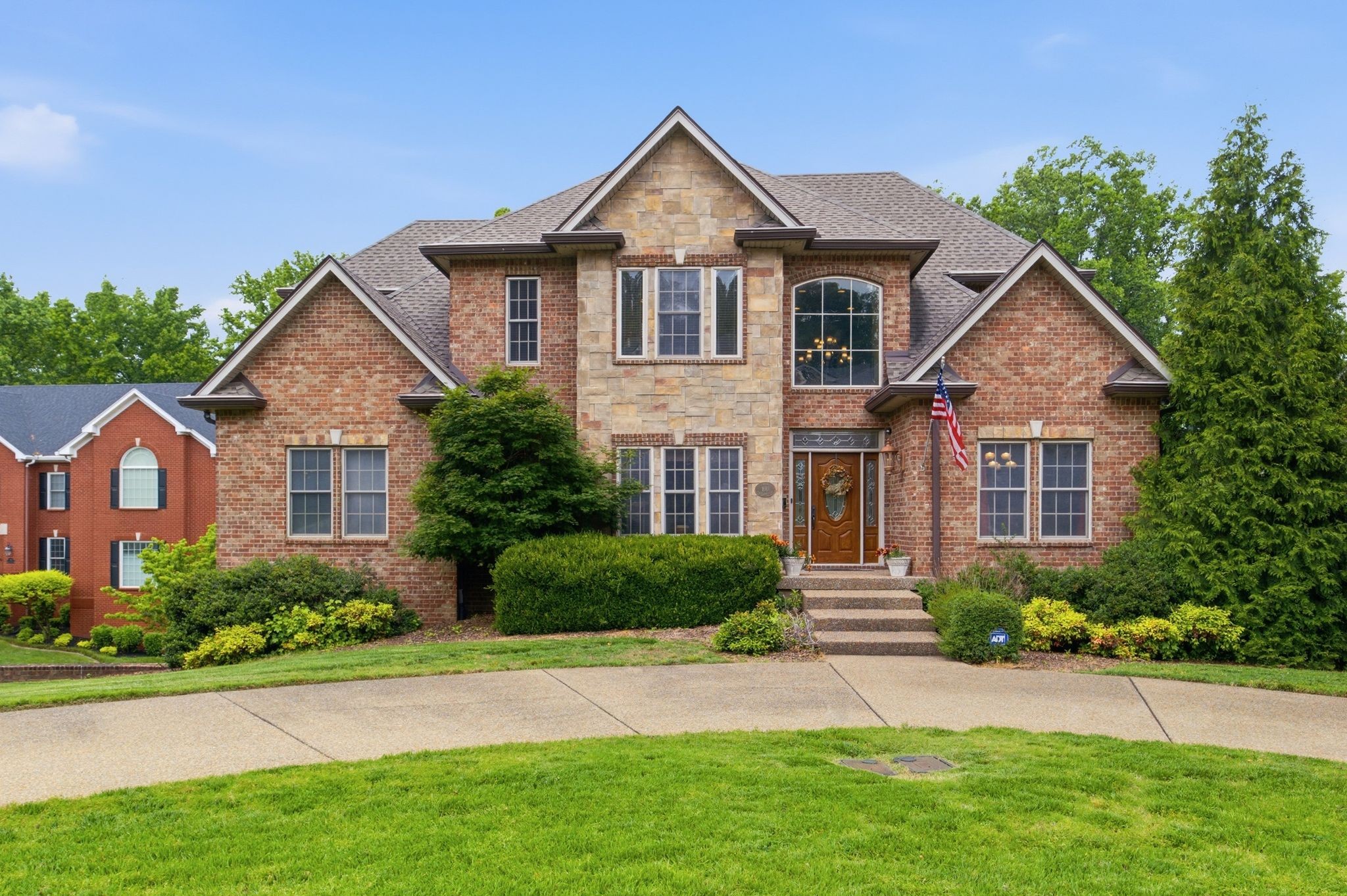 100 Lakecrest Cir