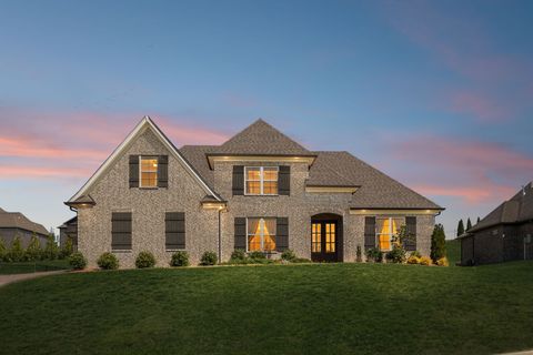 1094 Dorset Dr Hendersonville TN 37075