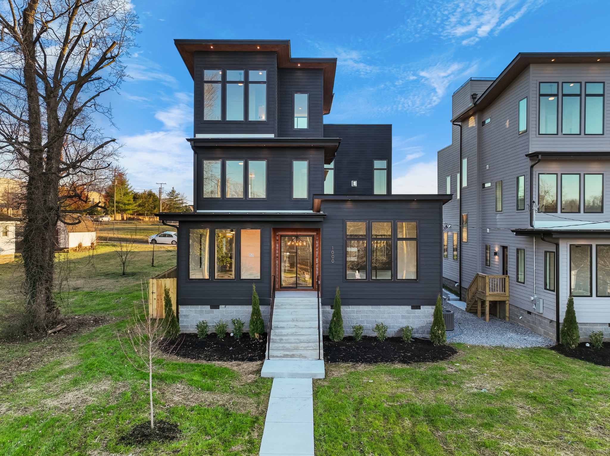 1008 Douglas Ave +1000 + 996