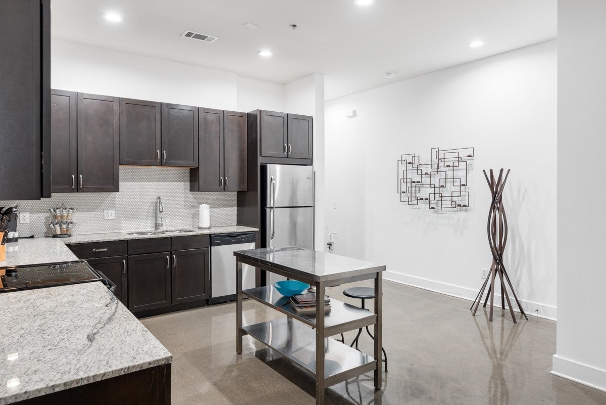 210 30th Ave N 104