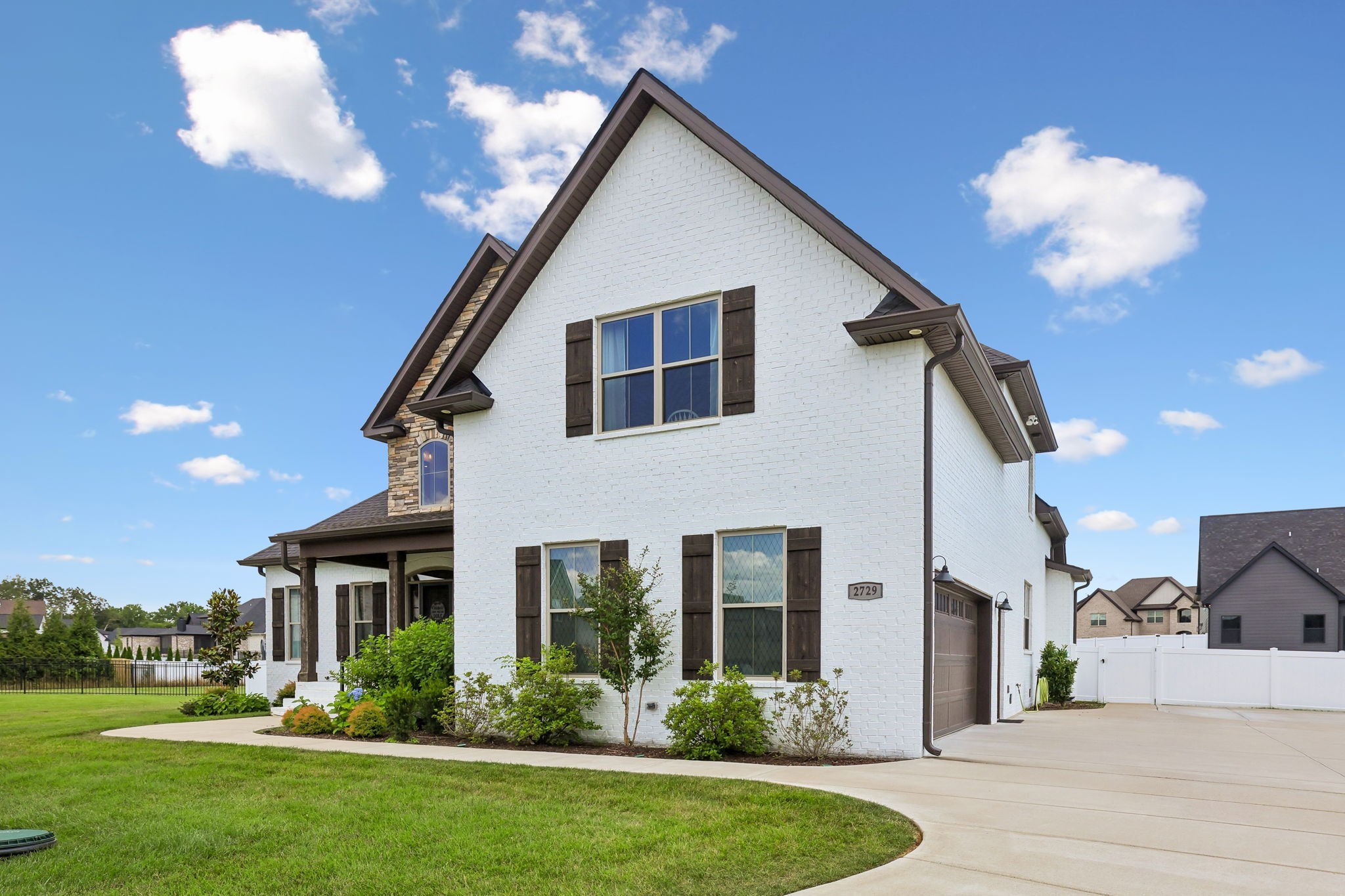 2729 Carousel Dr