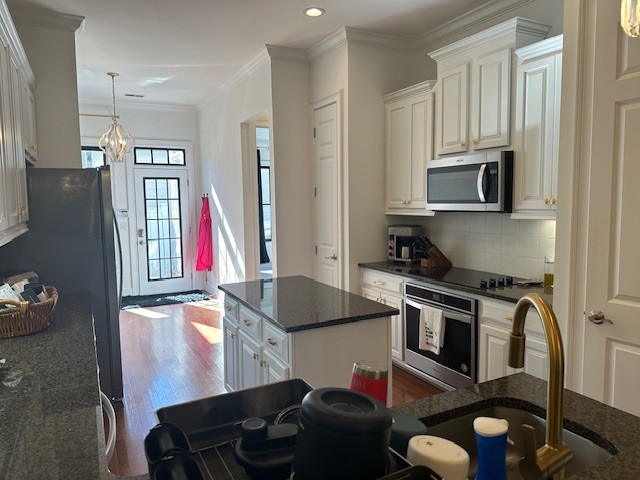 Franklin, Tennessee 37064, United States, 3 Bedrooms Bedrooms, ,3 BathroomsBathrooms,Residential,Pending,38456