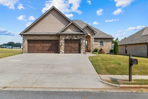 Photo of 723 Karah Avery Ave, Rogersville, AL 35652 (MLS # 3596453)