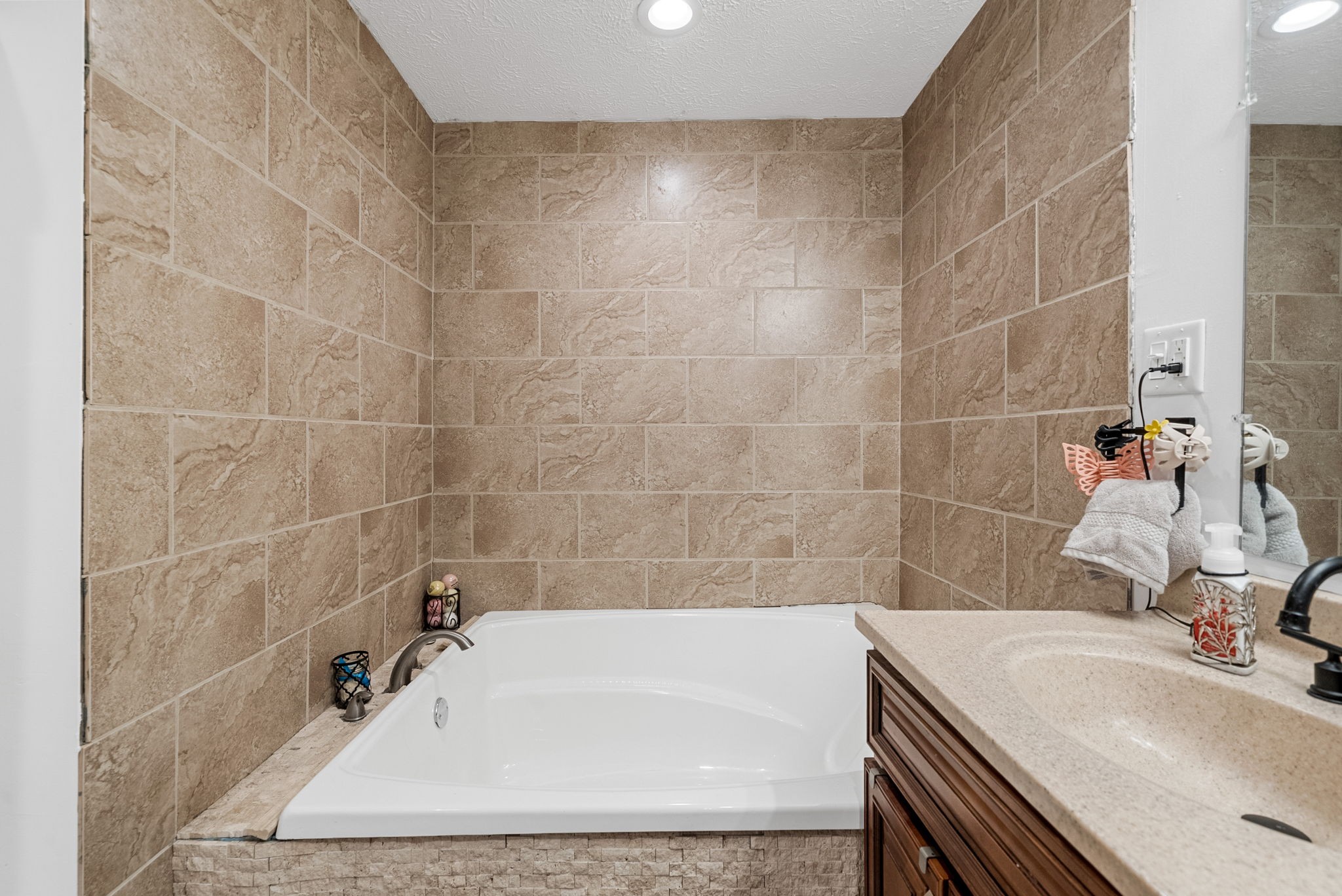 Dover, Tennessee 37058, United States, 4 Bedrooms Bedrooms, ,3 BathroomsBathrooms,Residential,Active,157365