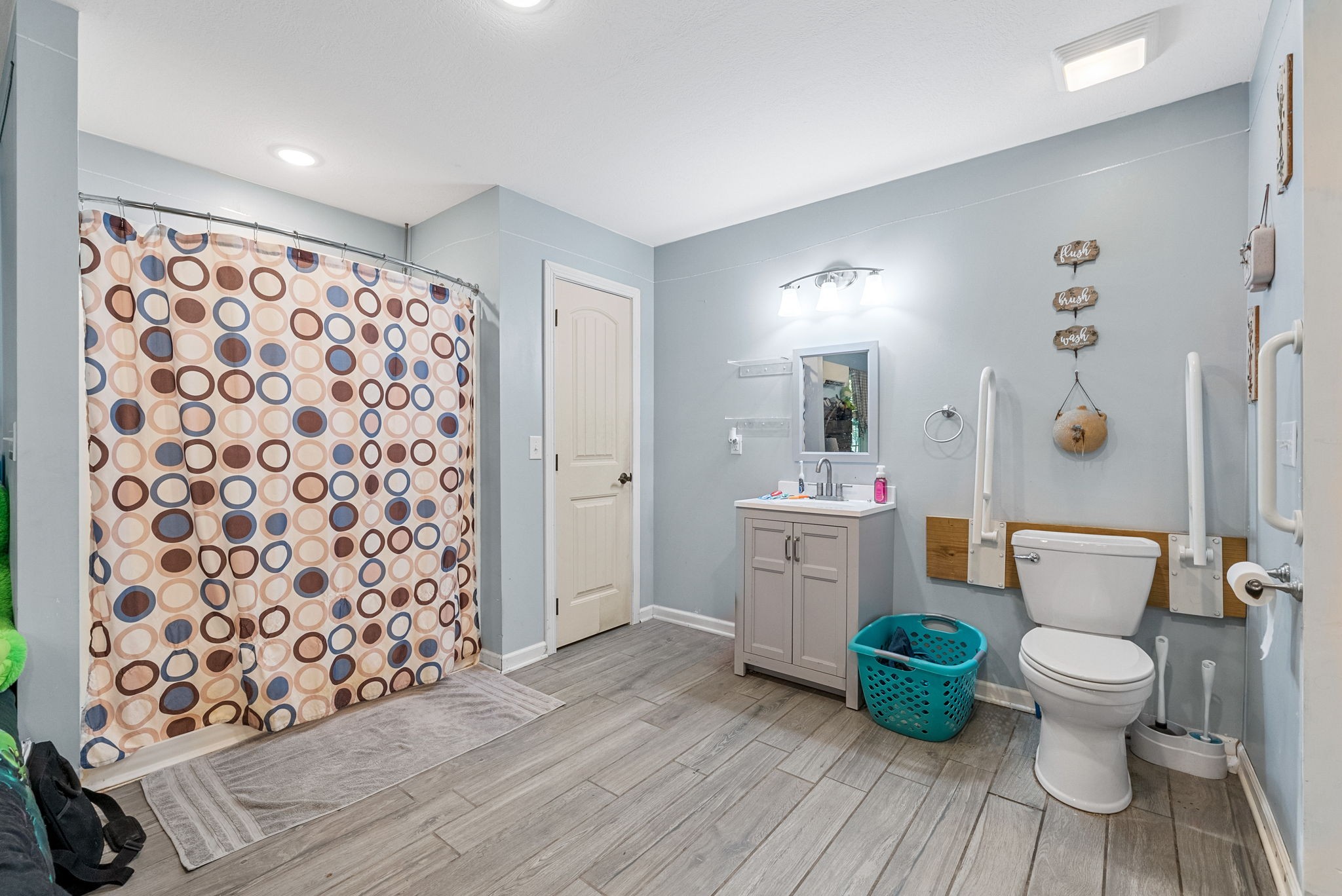 Dover, Tennessee 37058, United States, 4 Bedrooms Bedrooms, ,3 BathroomsBathrooms,Residential,Active,157365