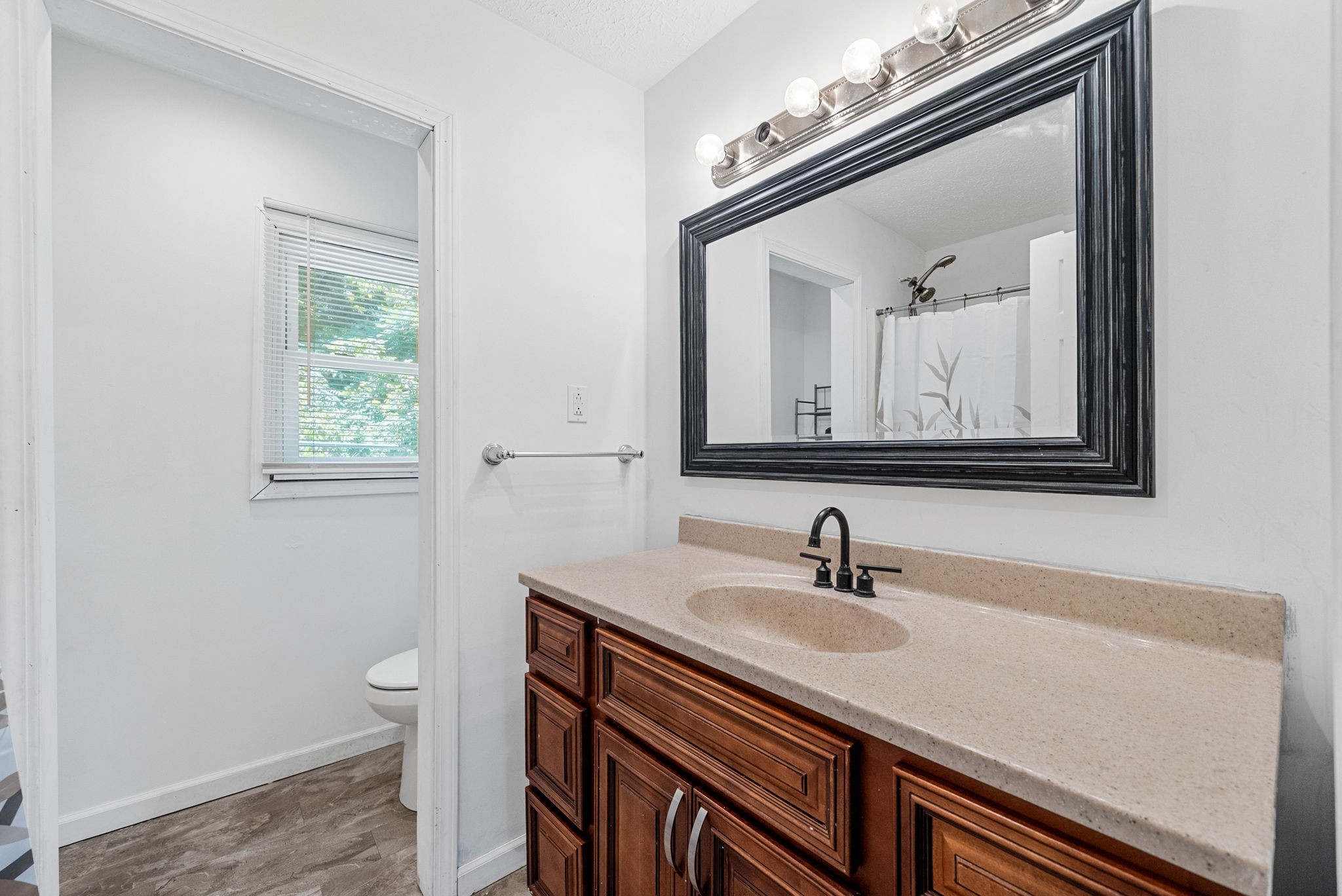 Dover, Tennessee 37058, United States, 4 Bedrooms Bedrooms, ,3 BathroomsBathrooms,Residential,Active,157365