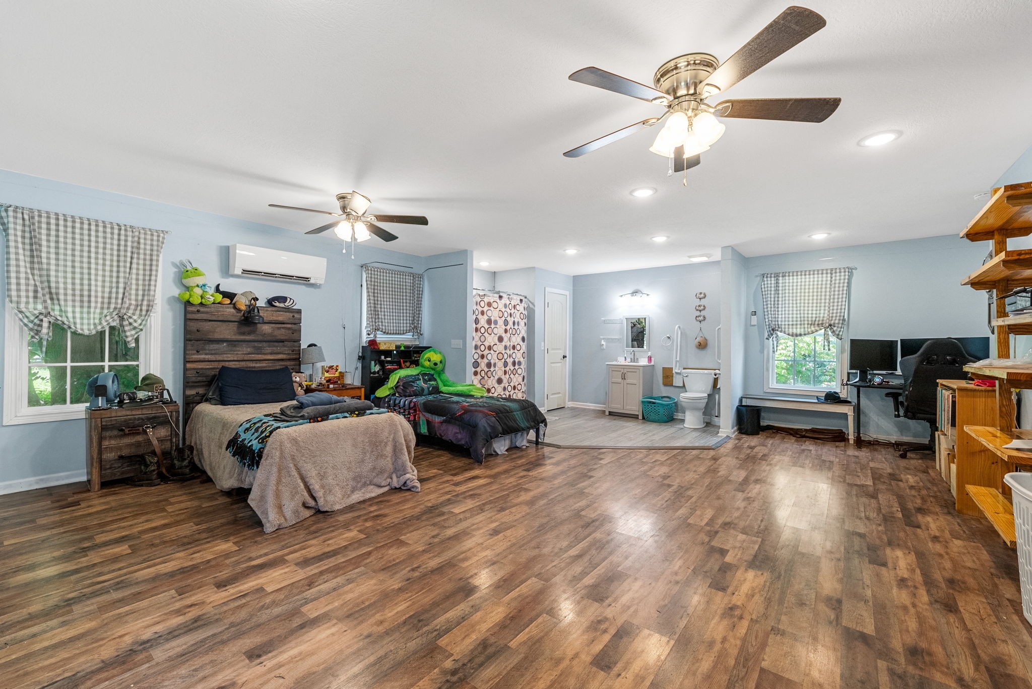 Dover, Tennessee 37058, United States, 4 Bedrooms Bedrooms, ,3 BathroomsBathrooms,Residential,Active,157365