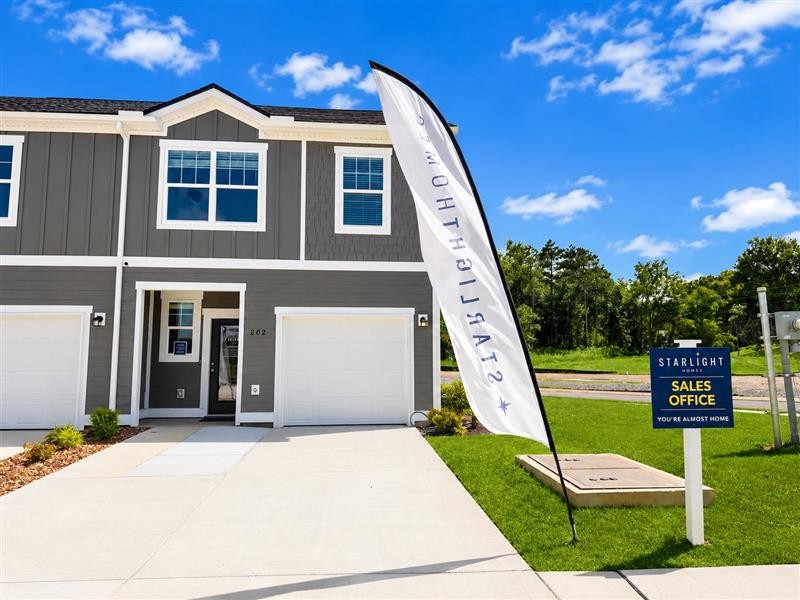 Photo 1 of 51 — 224 Darlington Dr, Dickson, TN 37055