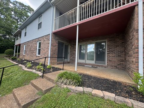 315 Village Ln W Dickson TN 37055