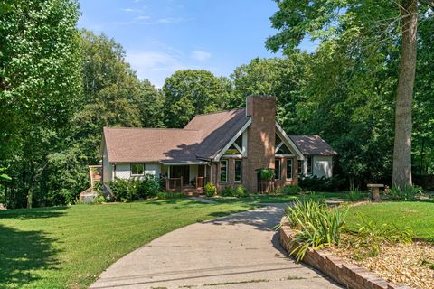 1015 Red Oak Dr Greenbrier TN 37073