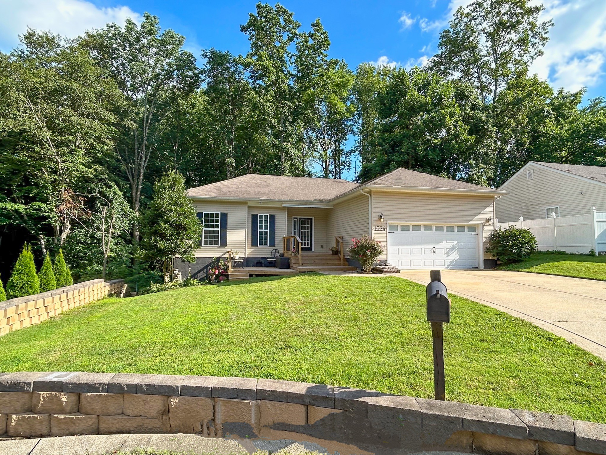 1024 Chelsea Dr
