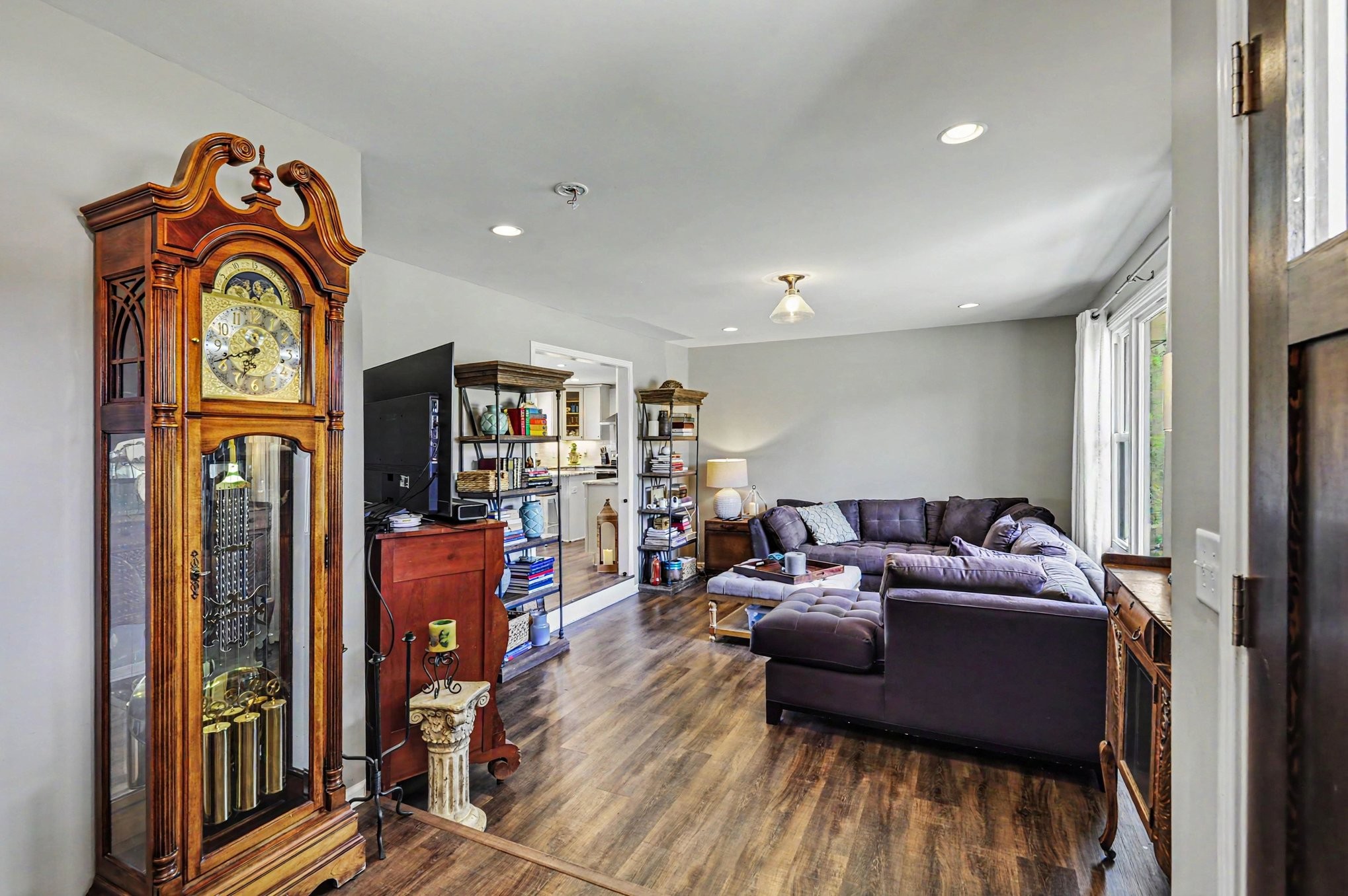 4086 Lake Pkwy