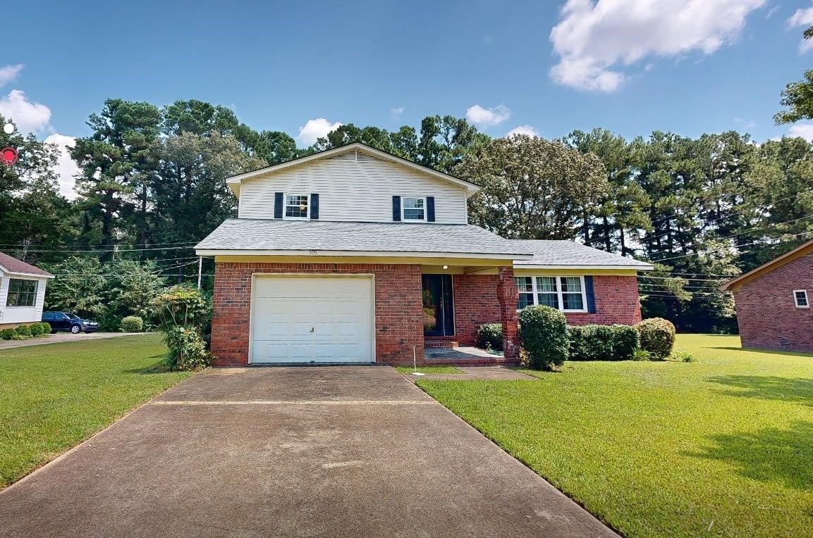 595 SWANEY DR