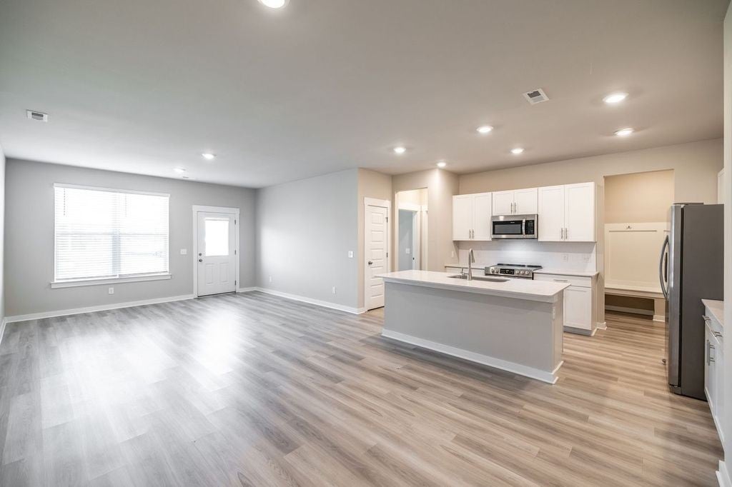 3107 Lamond Dr
