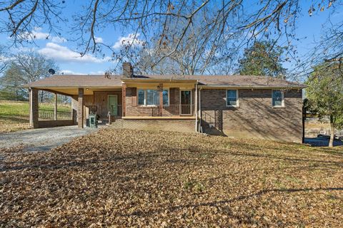 148 Maple St Gordonsville TN 38563