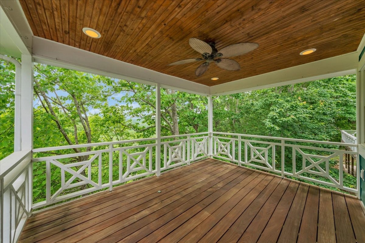 615 Seaton Dr