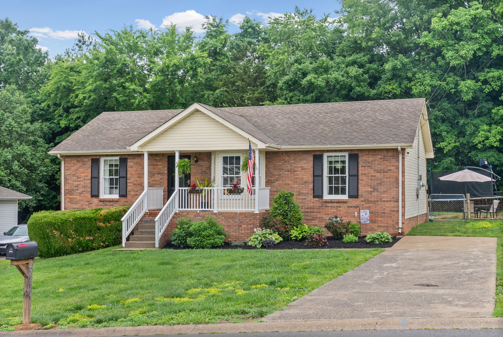 276 Moncrest Dr