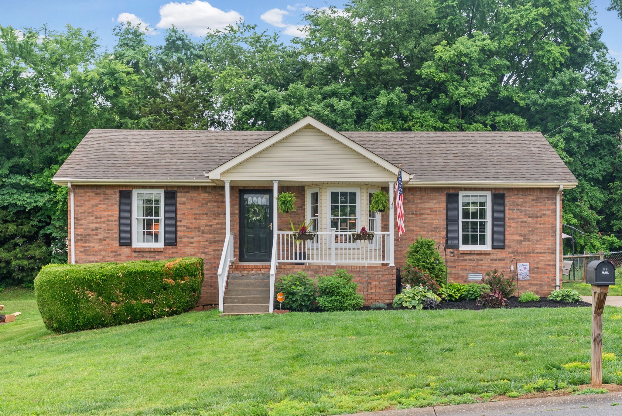 276 Moncrest Dr