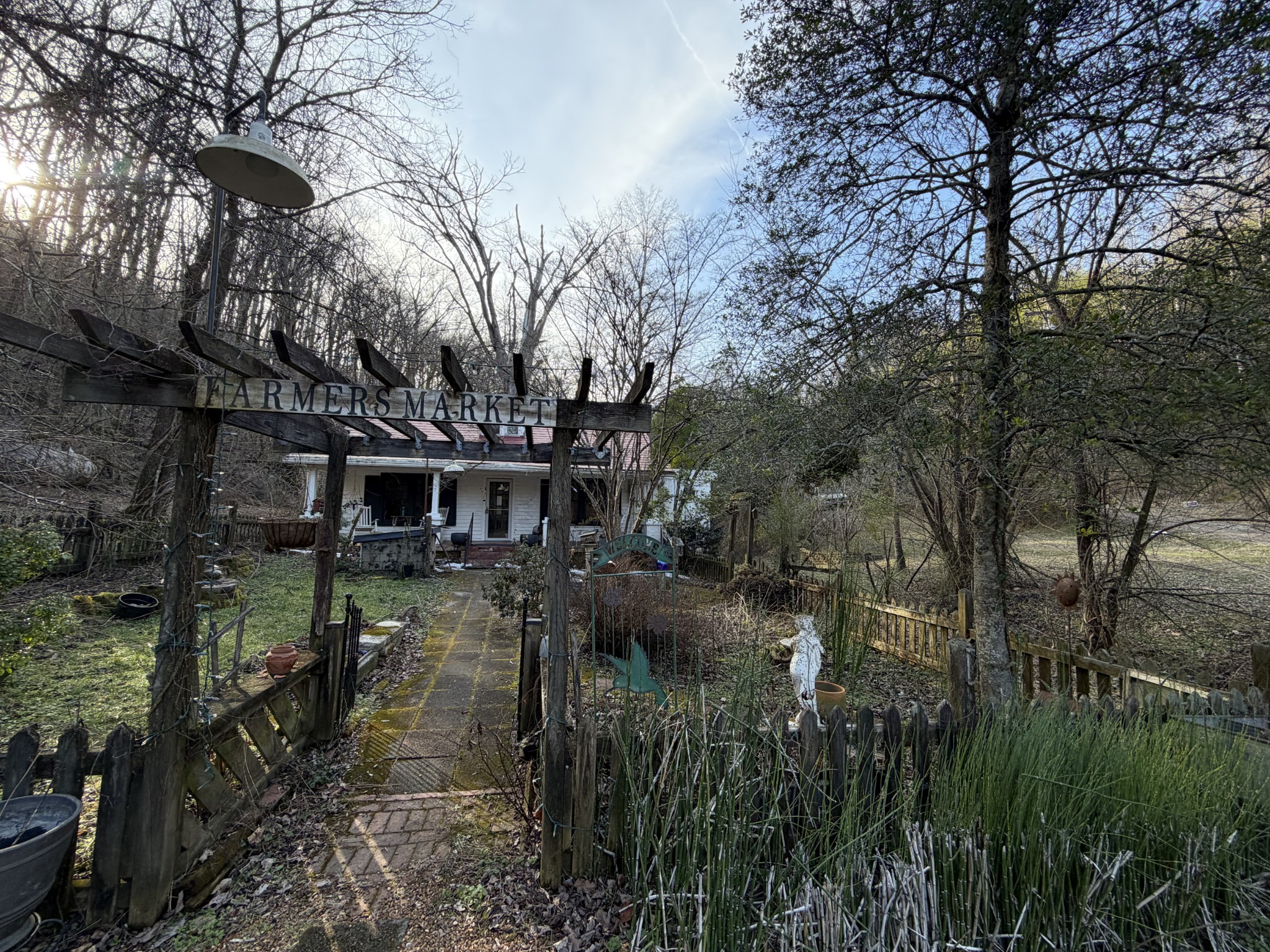 5169 Eatons Creek Rd