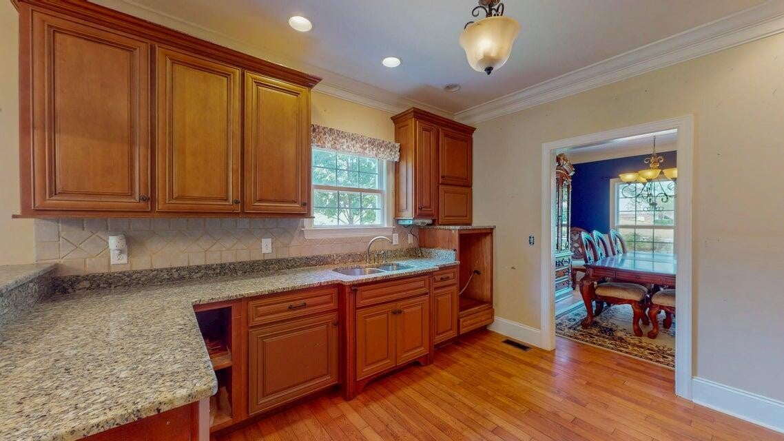 355 Leatha Lane NW