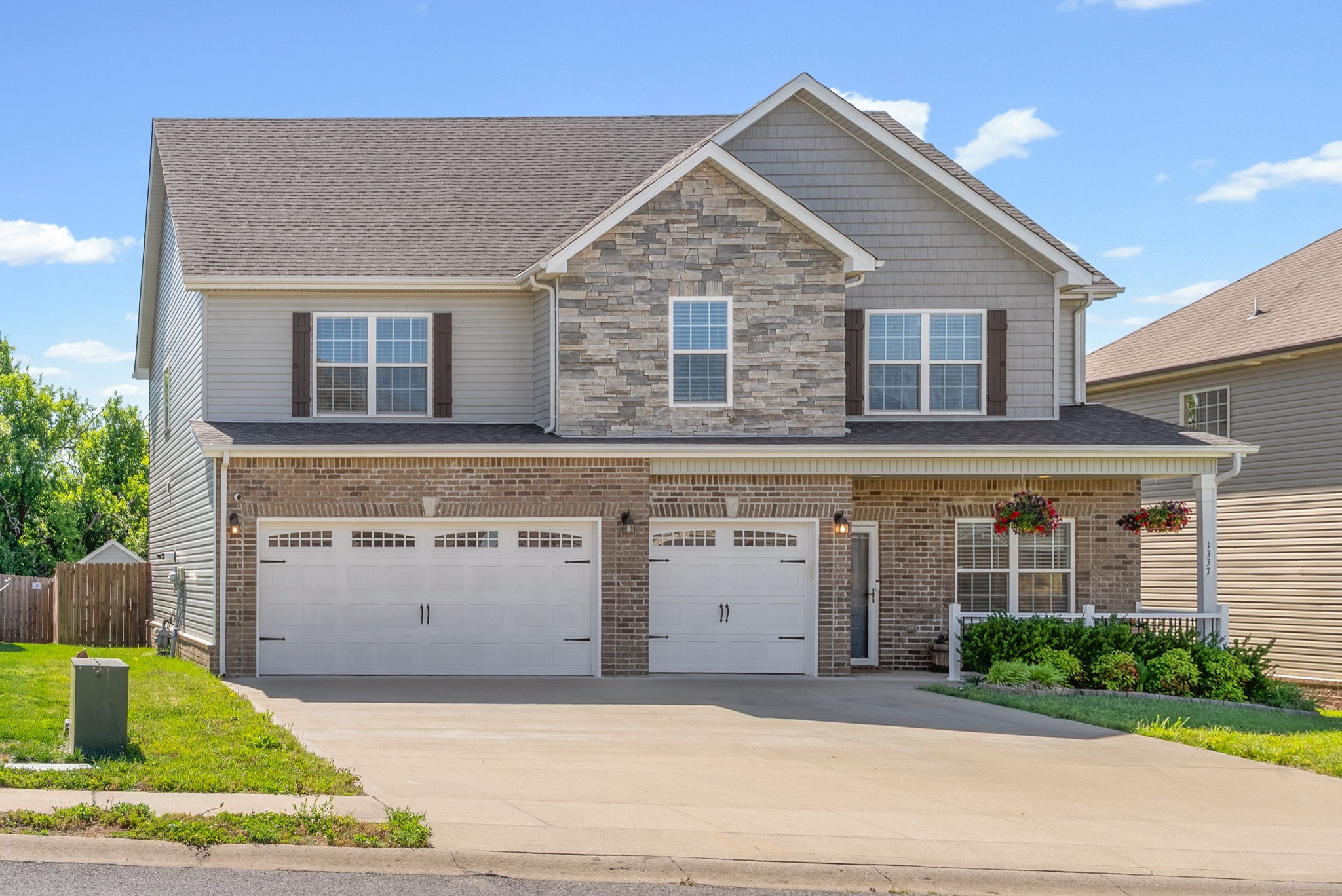 1337 Winterset Dr