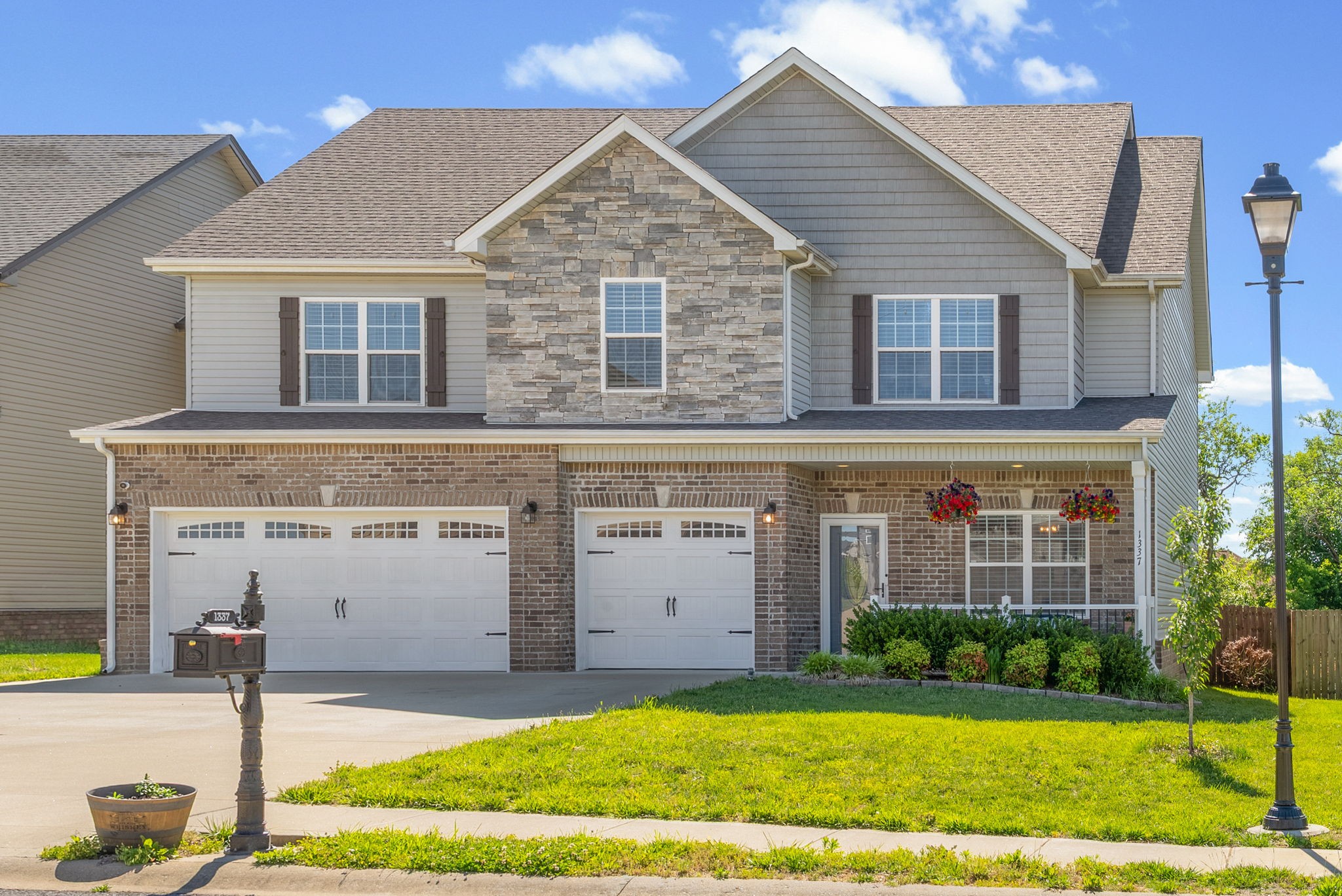 1337 Winterset Dr