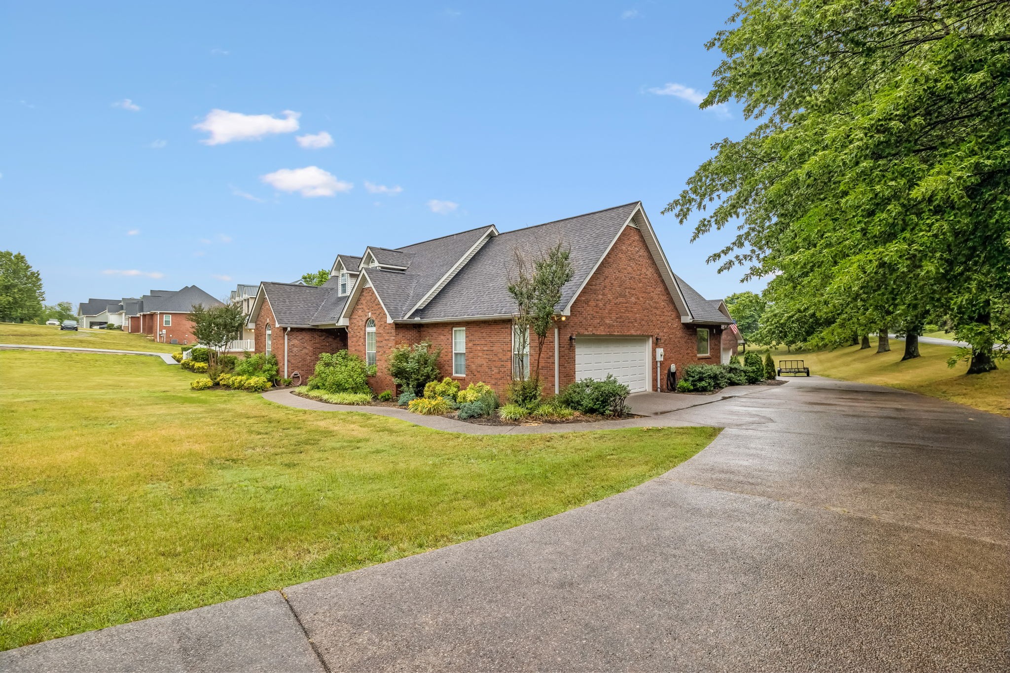 6 County House Cir