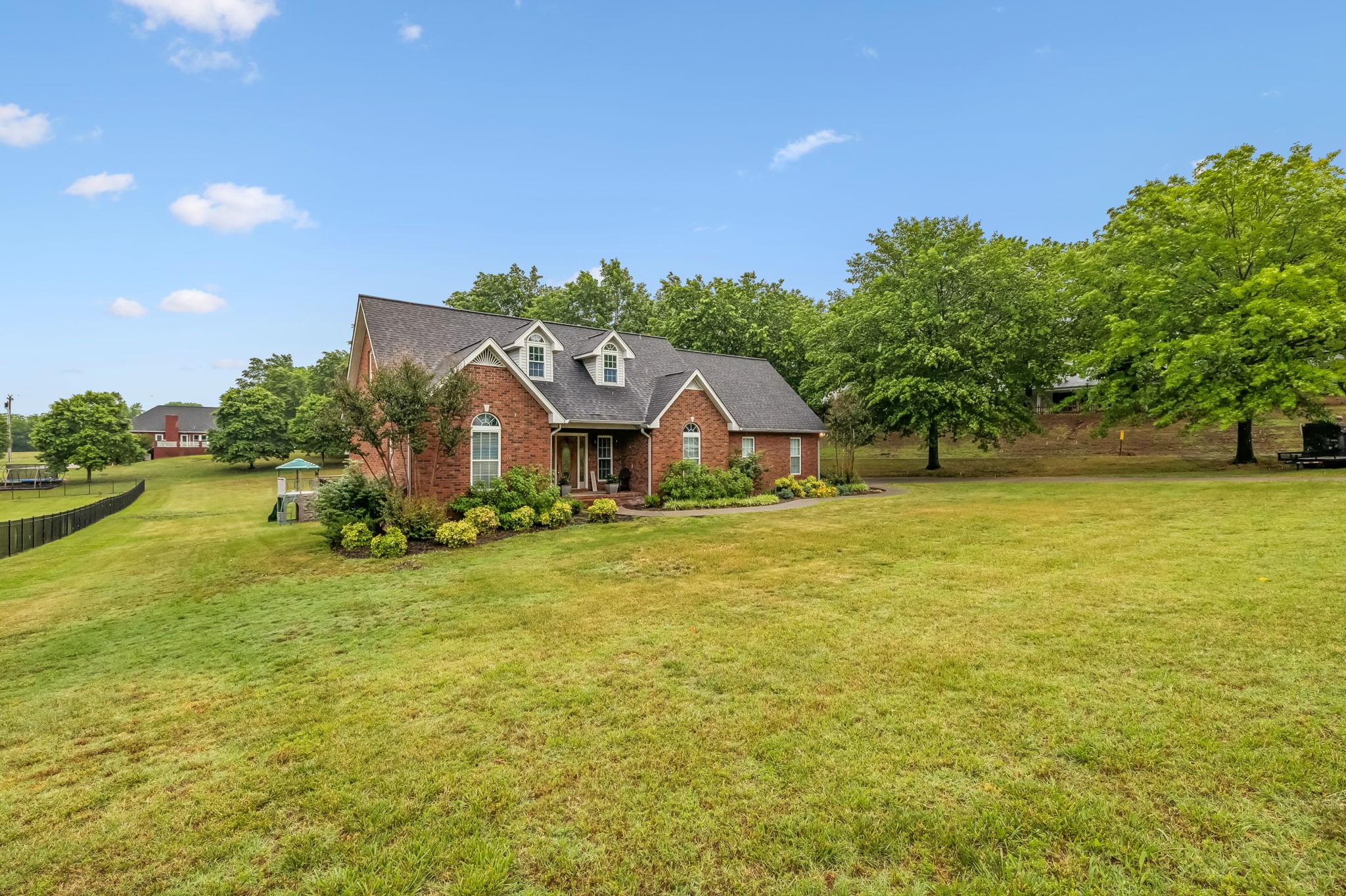 6 County House Cir
