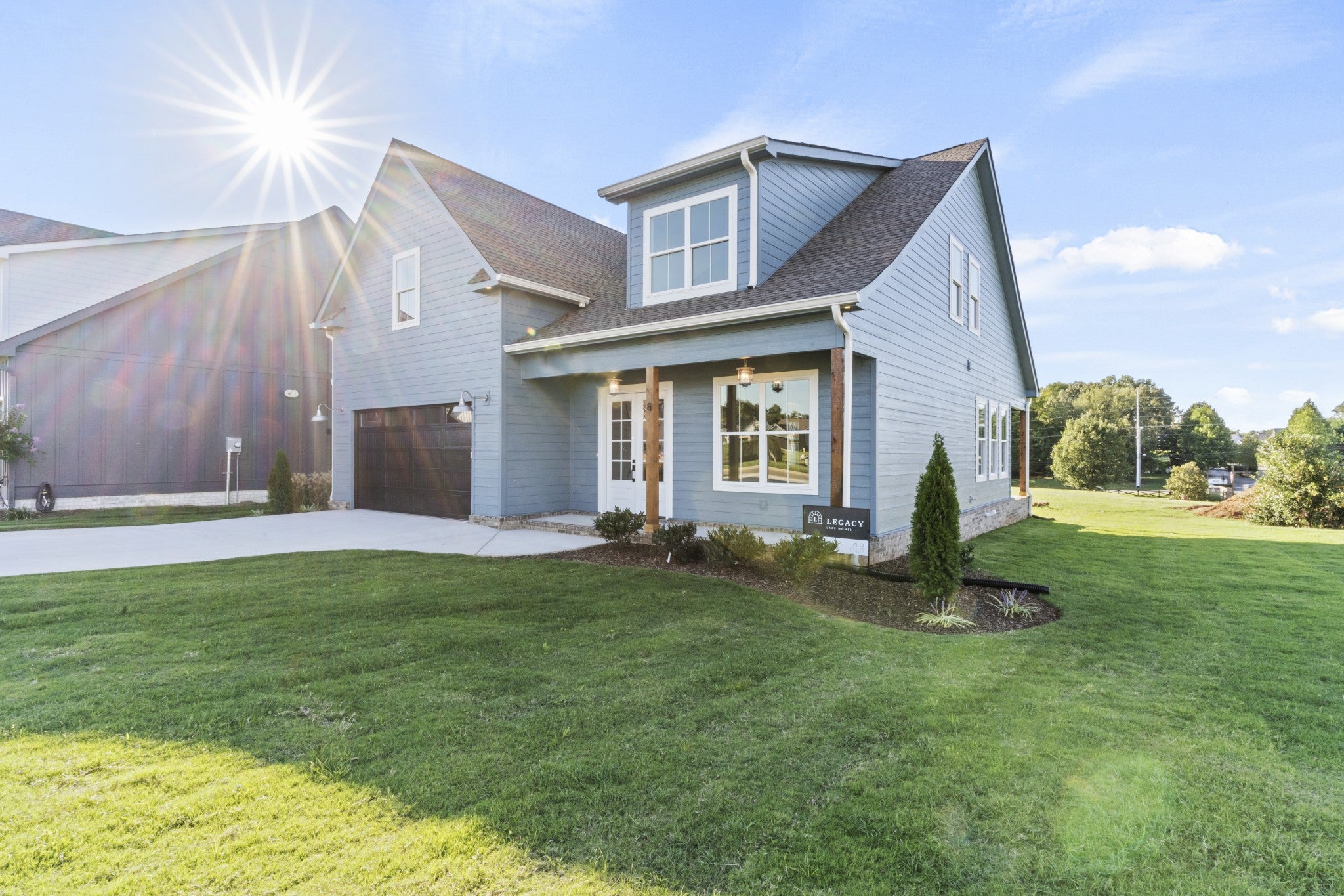 8 Latitude Dr