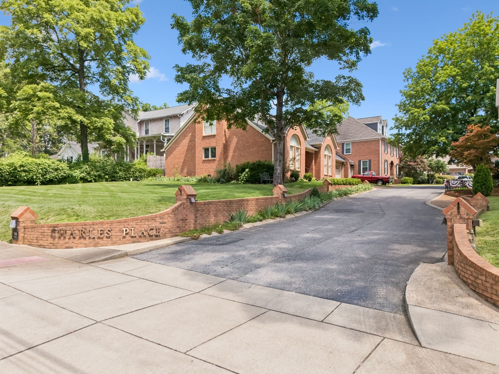 314 W 6th St 7