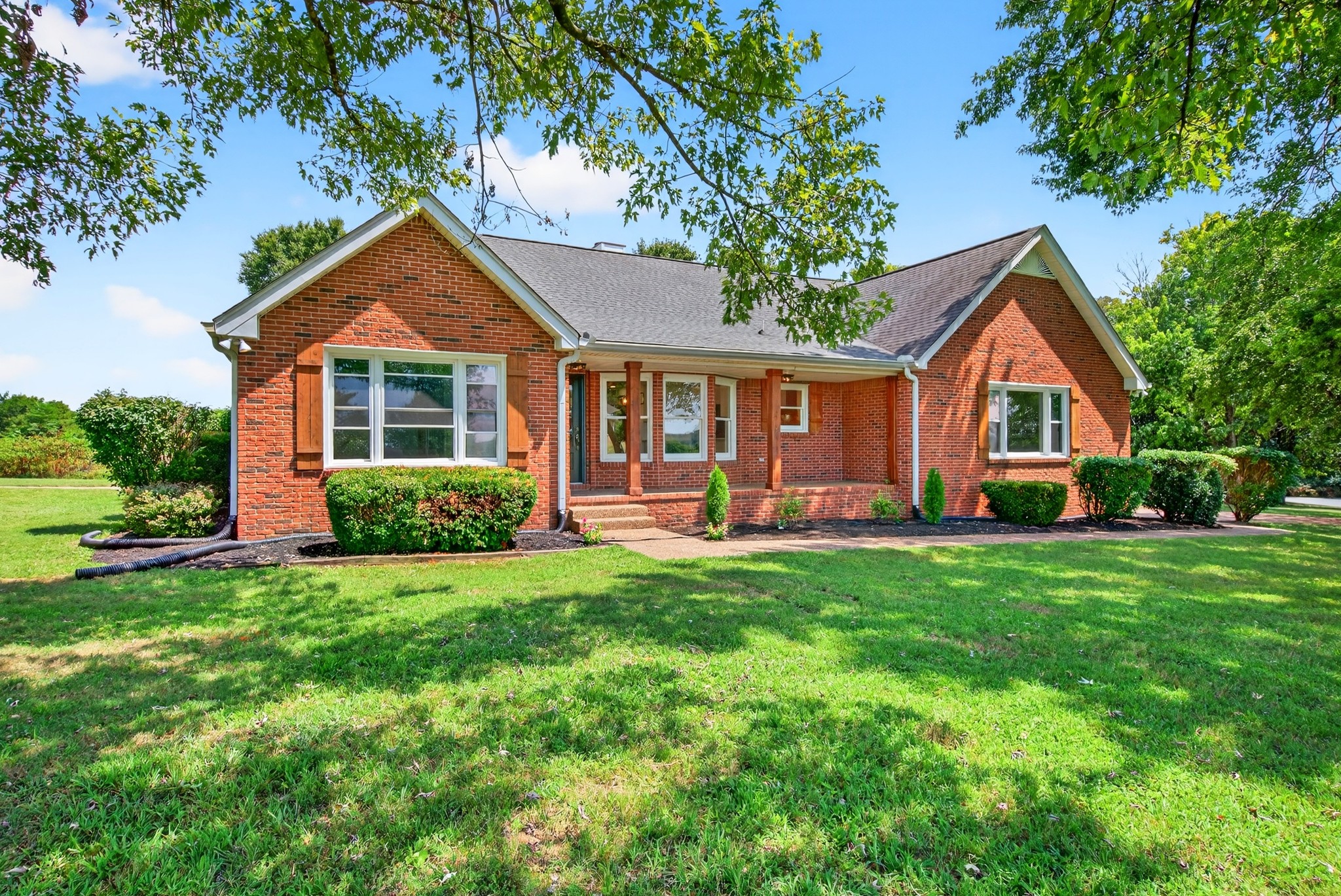1005 Chateau Dr