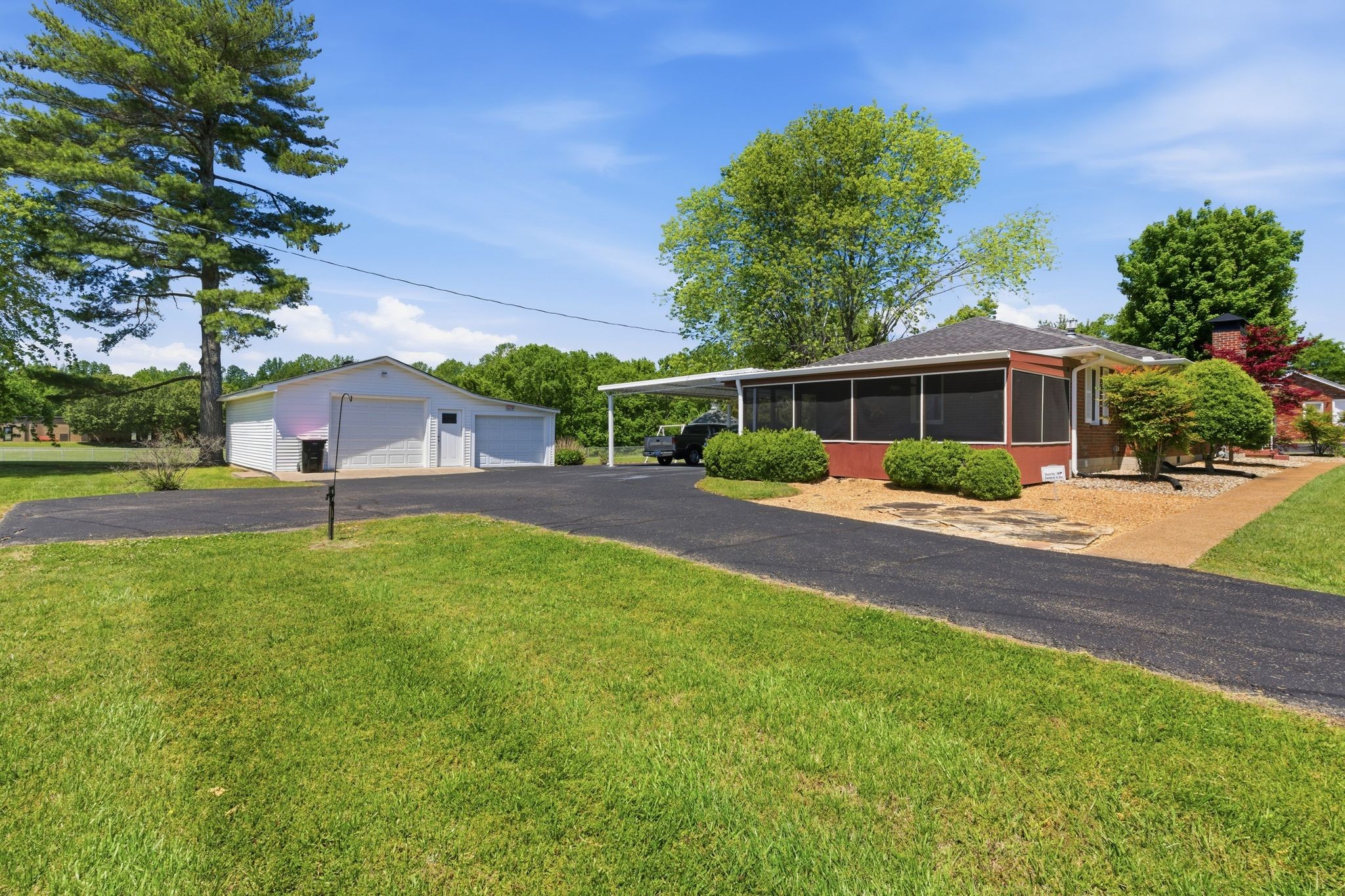 2678 Highway 41 S