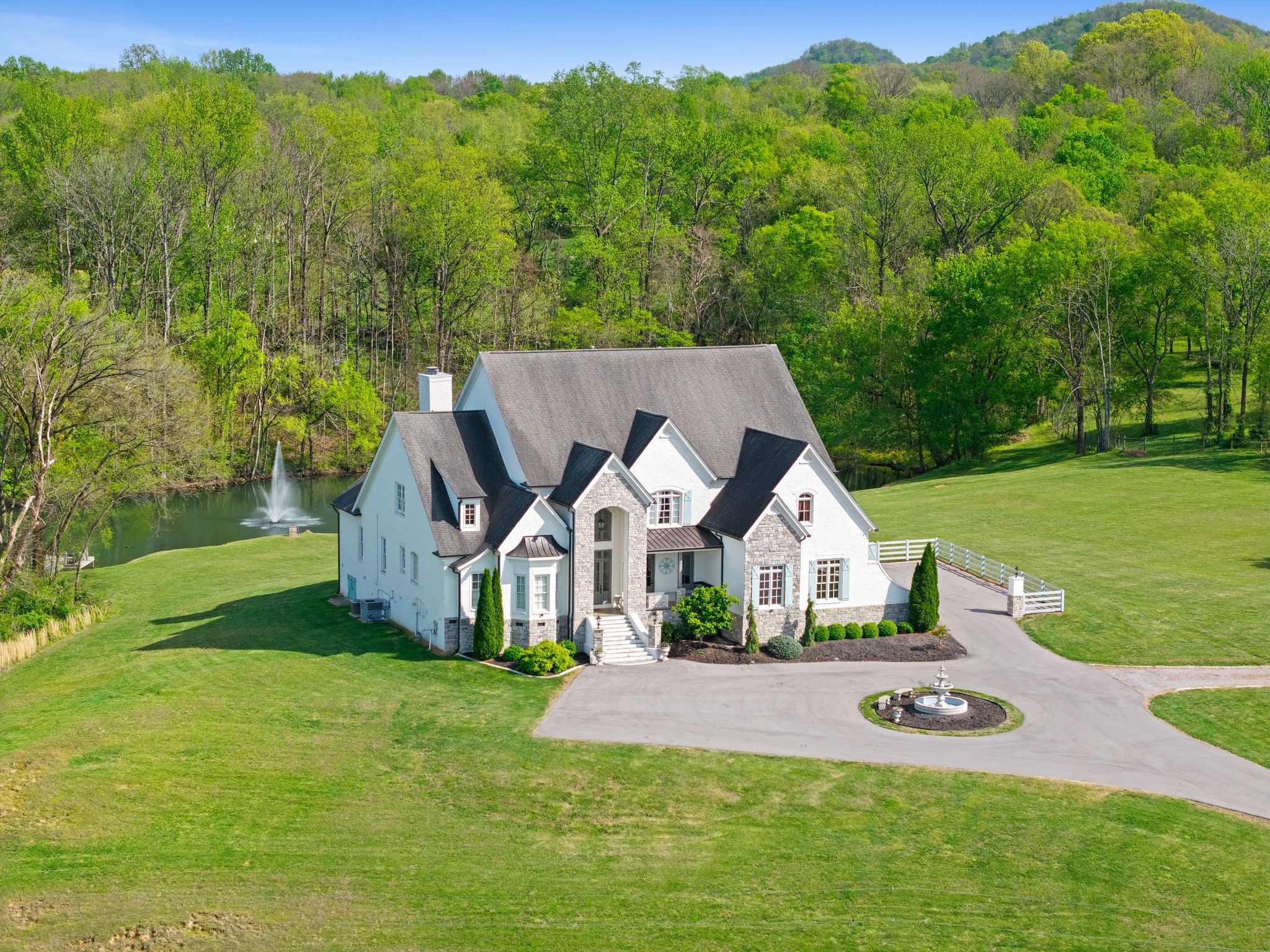 8992 Horton Hwy