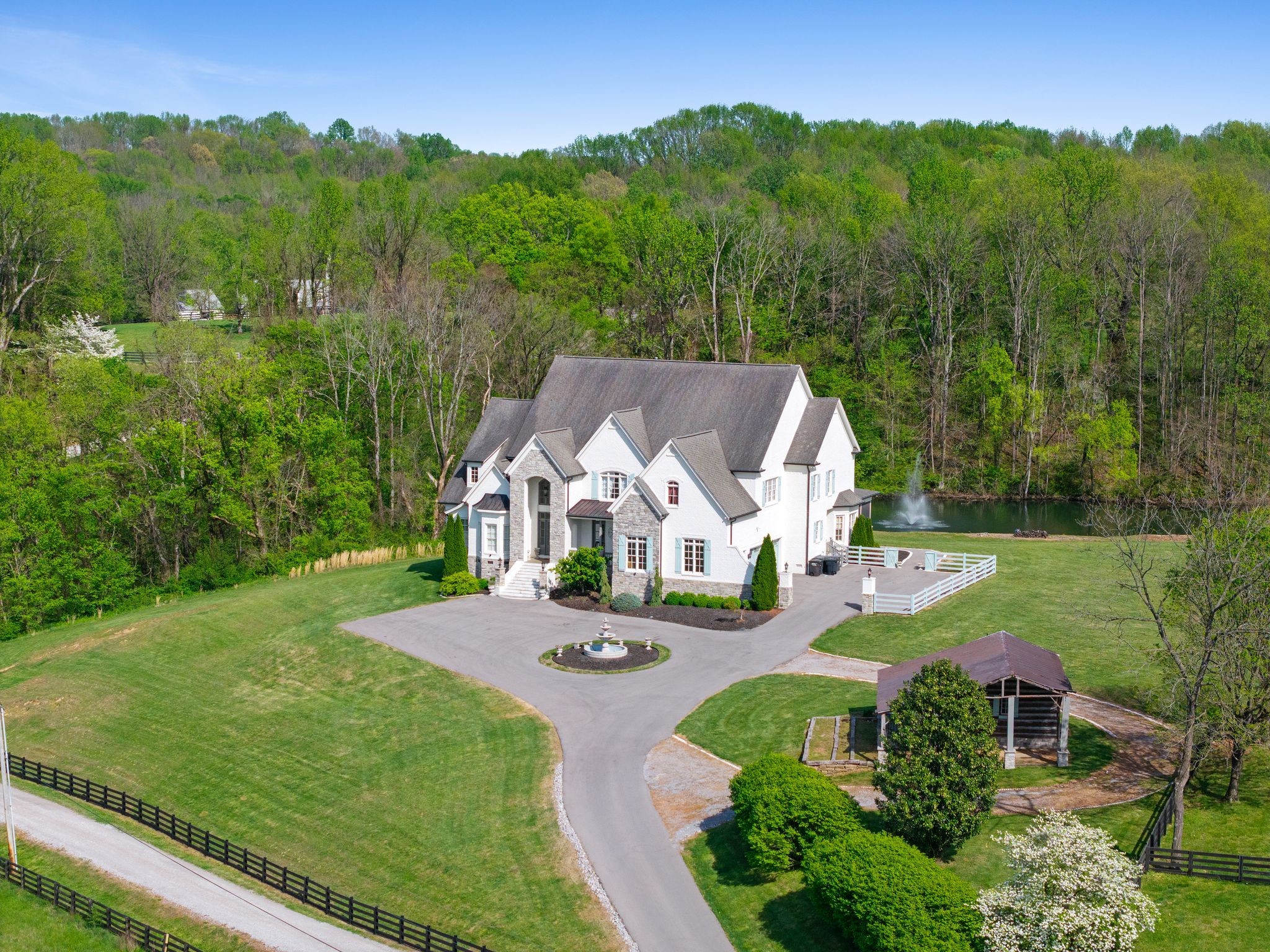 8992 Horton Hwy