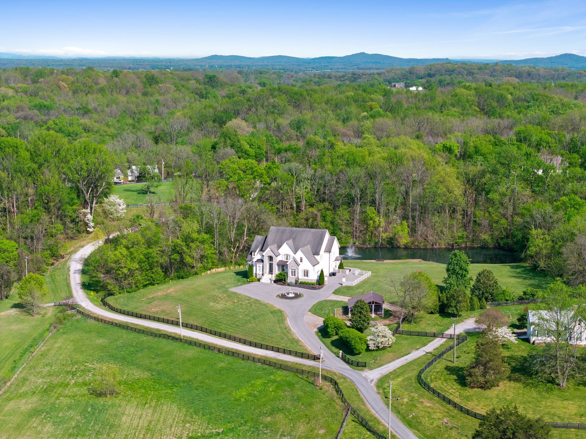 8992 Horton Hwy