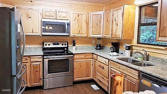 547 Hawks Trail