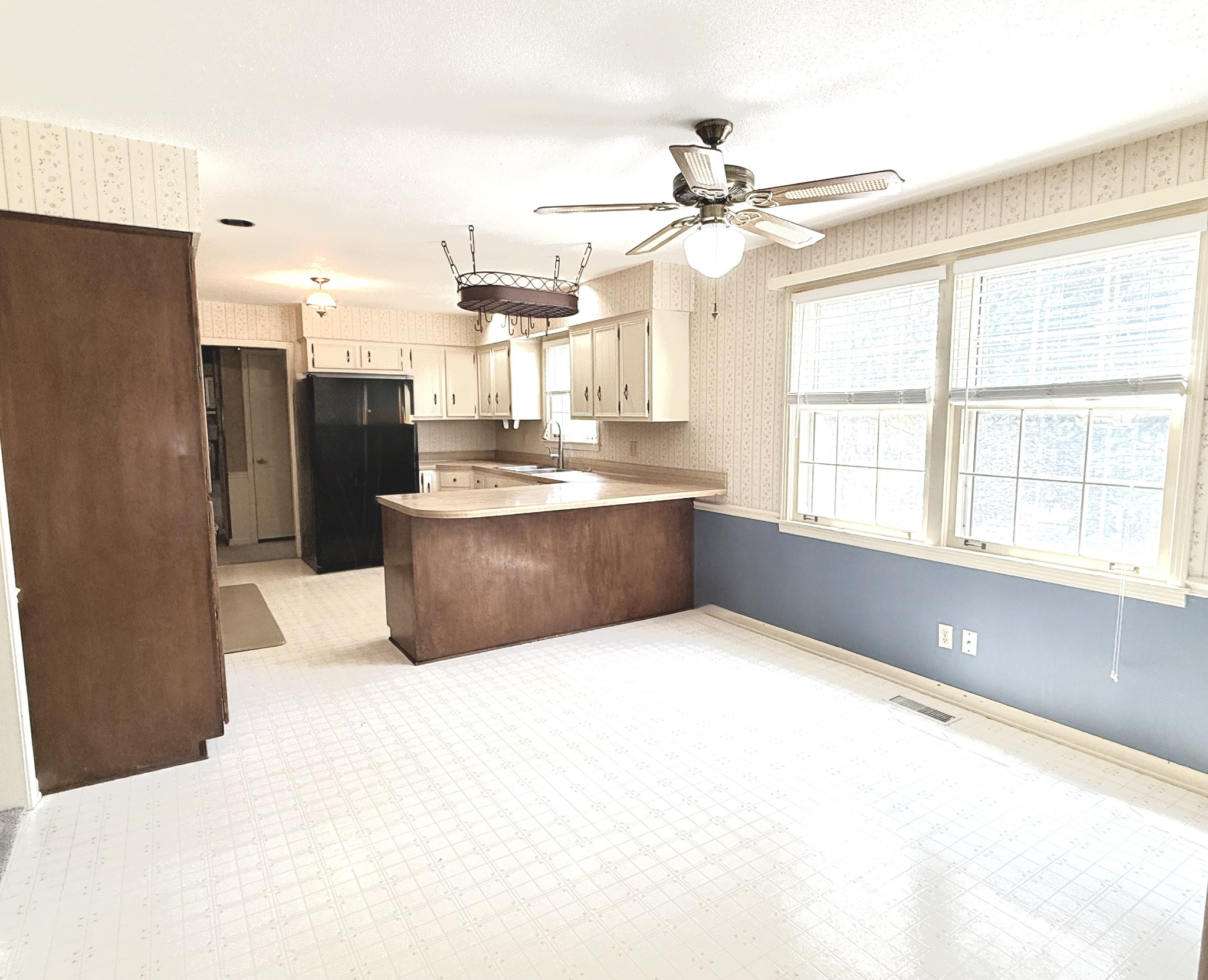 1322 Springfield Hwy