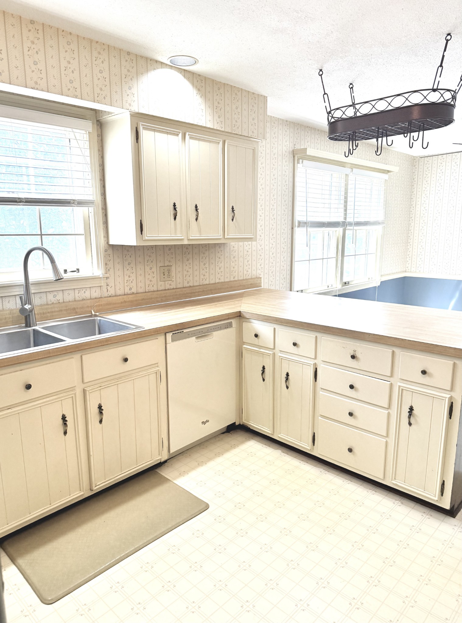 1322 Springfield Hwy