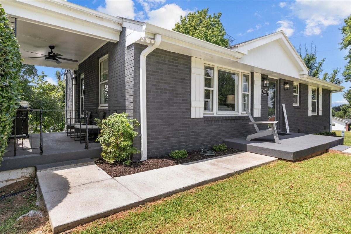 238 Wilowen Dr