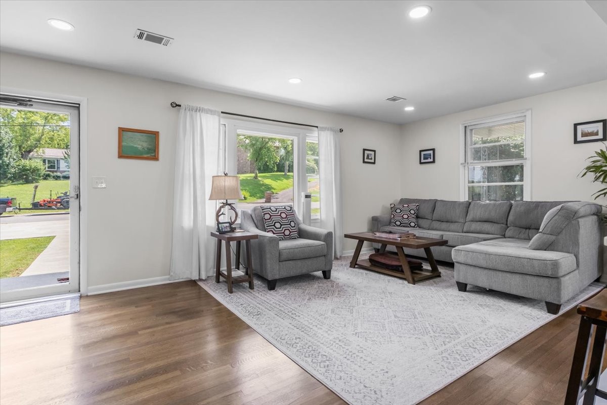 238 Wilowen Dr