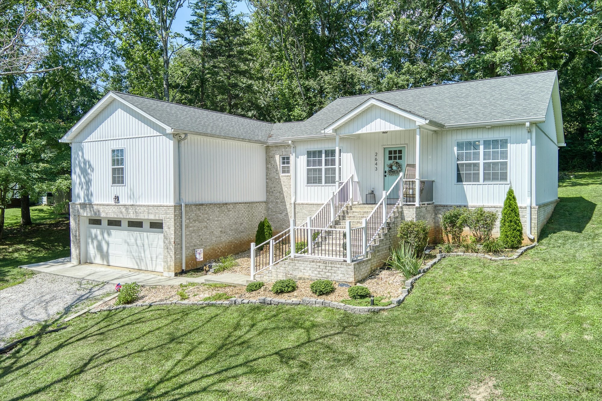 2643 Cloverdale Dr