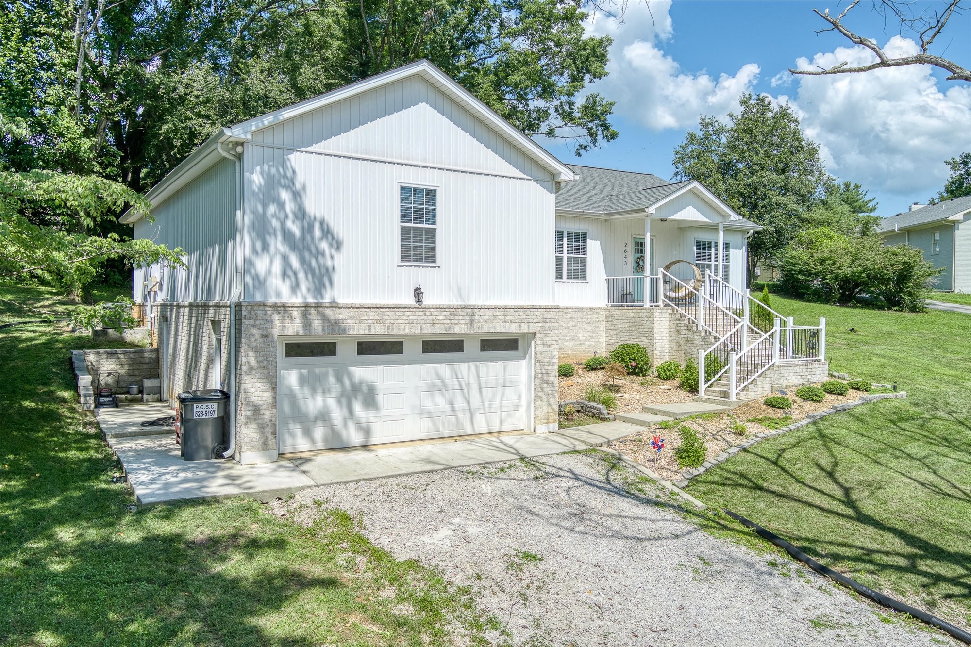 2643 Cloverdale Dr