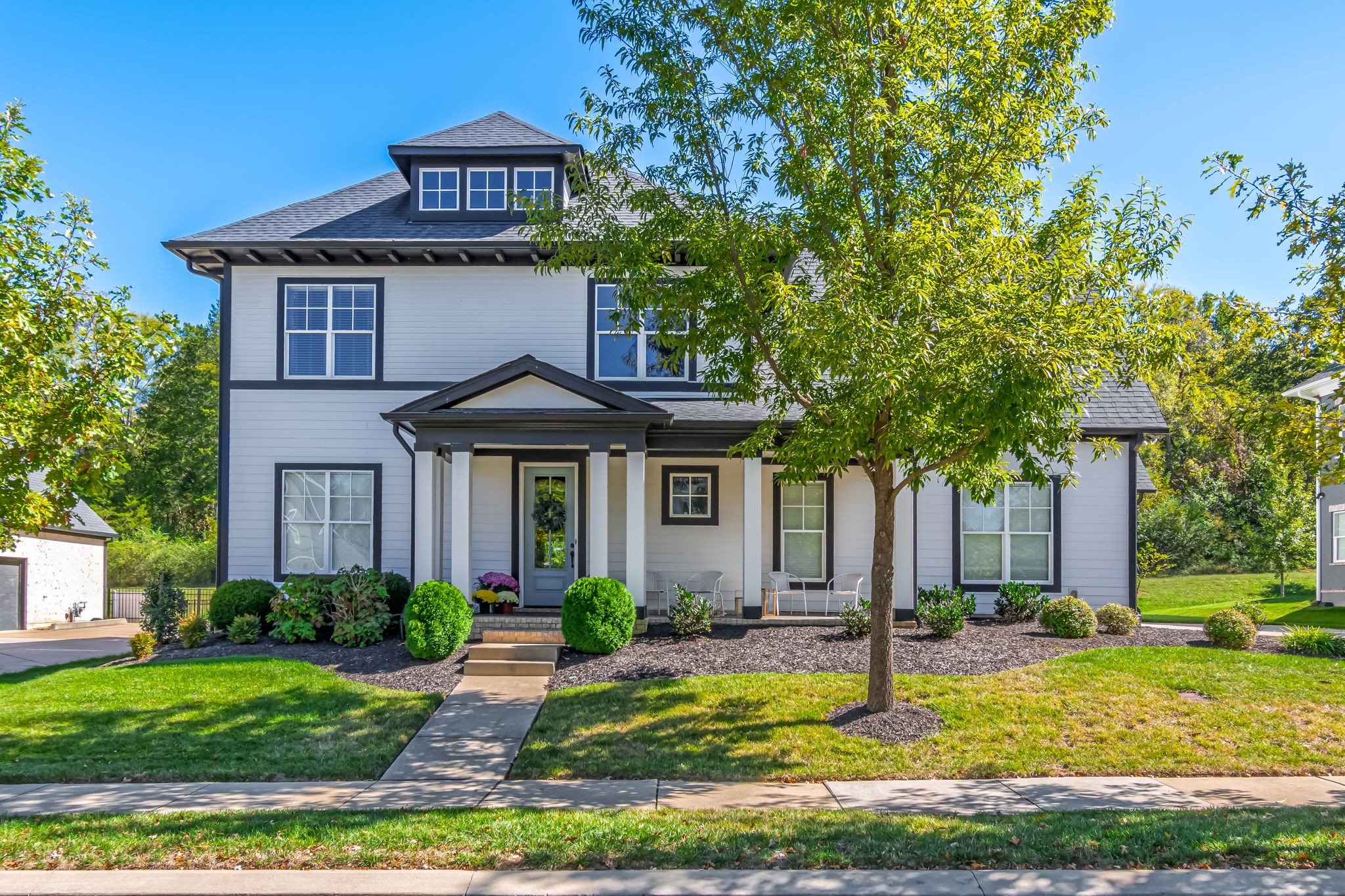 1080 Memorial Dr