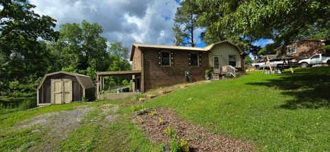 10172 W Oak Dr Bon Aqua TN 37025